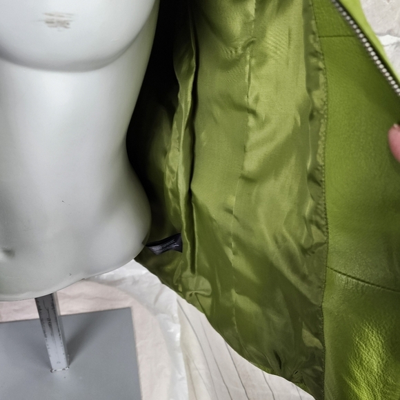 B by Bernardo Leather Jacket  Zip Front Lime Green Size Medium - Picture 11 of 13